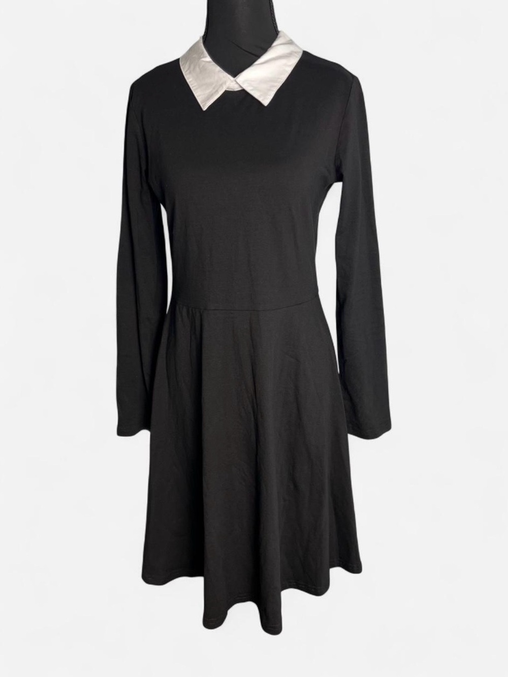 Aphratti Black Long-Sleeve Dress with White Pointed Collar Size Medium